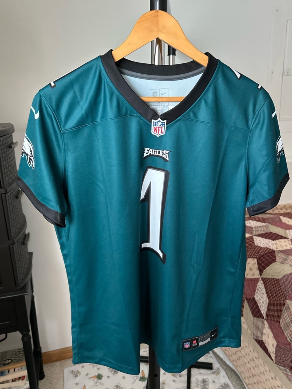 Nike NFL Philadelphia Eagles Jalen Hurts #1 Football Jersey Large - Picture 2 of 7